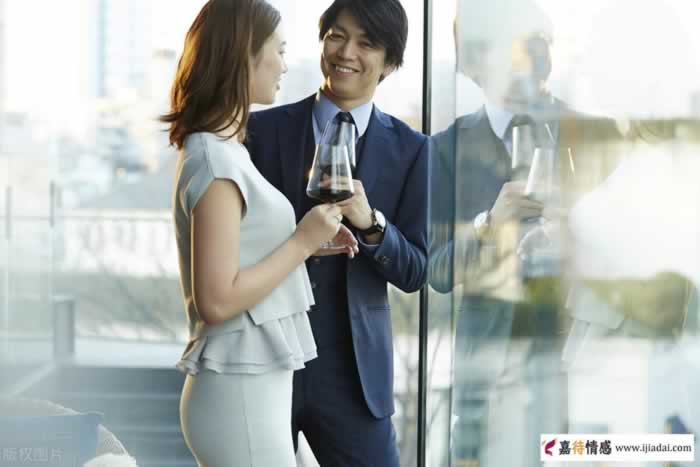 人到中年,男人背叛女人,究竟图什么?_情感