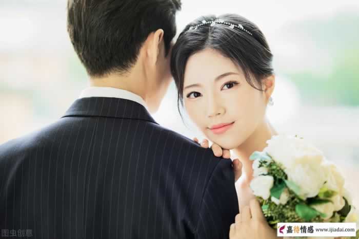 女人动情后,想让你追她,会有这3个迹象_情感
