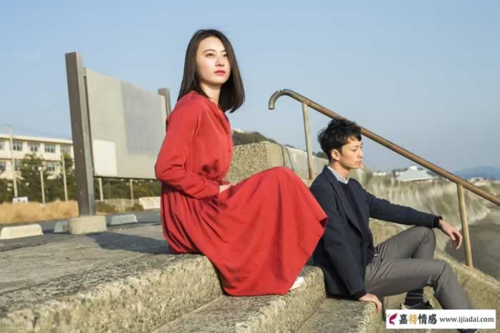 男人到了中年，有钱已经不流行了，这些更容易让女人着迷_情感