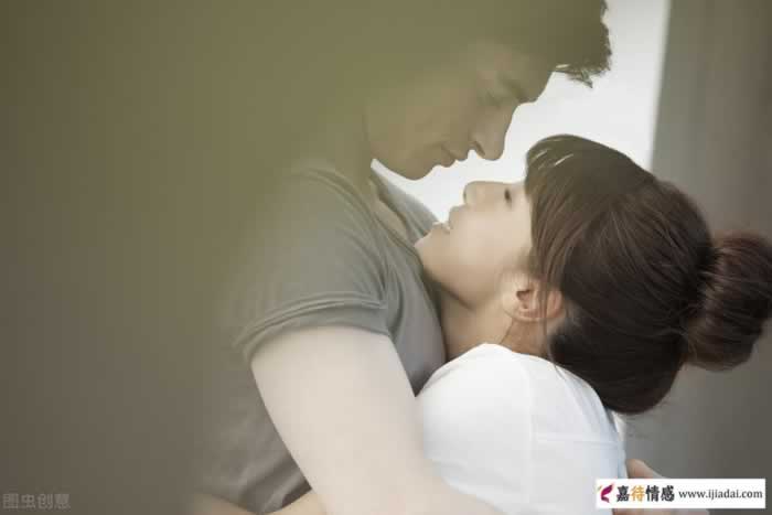 男人对待不爱的女人，会表现出什么样子？_情感