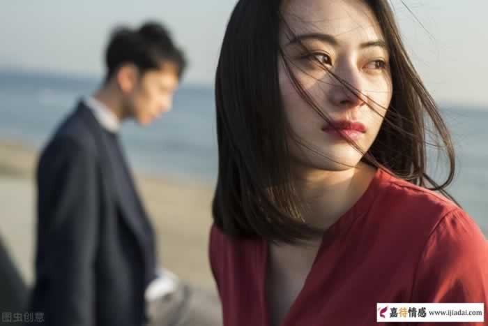 男人对待不爱的女人，会表现出什么样子？_情感