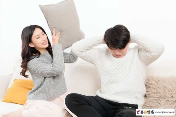 女人对你不感兴趣，这3个表现非常明显_情感