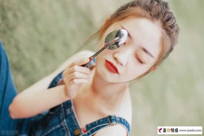 女人喜欢上一个男人，才会主动做这3件事_情感