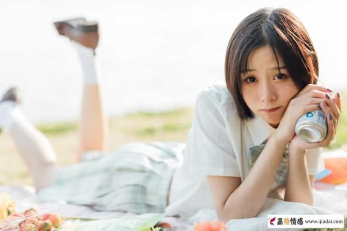 “廉价”女人的3种表现,中一条就不值钱了_情感