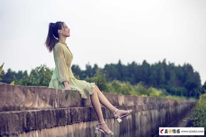长期缺爱的男人,会暴露这2个明显特征_情感