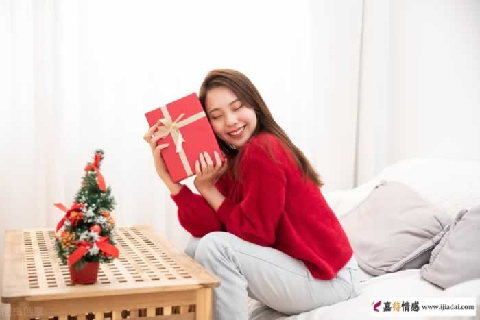 男女恋爱,给女生送礼物的2个大忌_情感