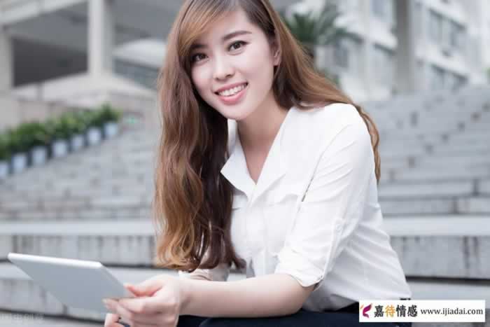 女人叫你“哥”,多半是在告诉你这2个意思_情感
