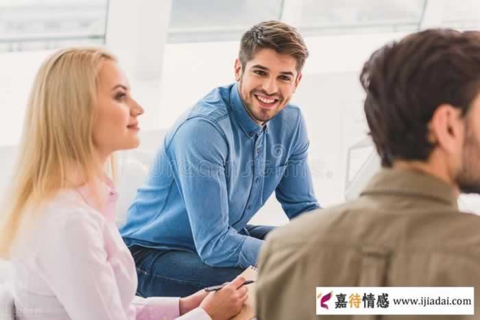 无论是夫妻,还是情人,男人下意识3个生理反应,说明爱你很深_情感