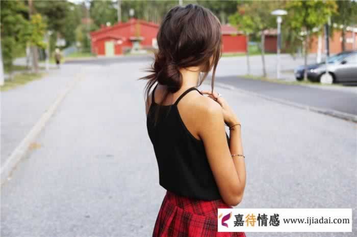 支付宝转账，网贷，男子被“离异女”骗走10多万，勿贪图美色_情感
