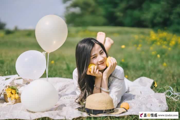 女人这3种肢体暗示，其实在告诉你可以追到她_情感
