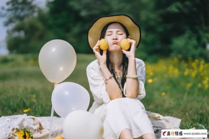 喜欢“倒贴”的女人，暴露出的3种偏执态度_情感