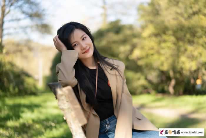 女人的哪些举动，是在暗示要你主动追求她？_情感