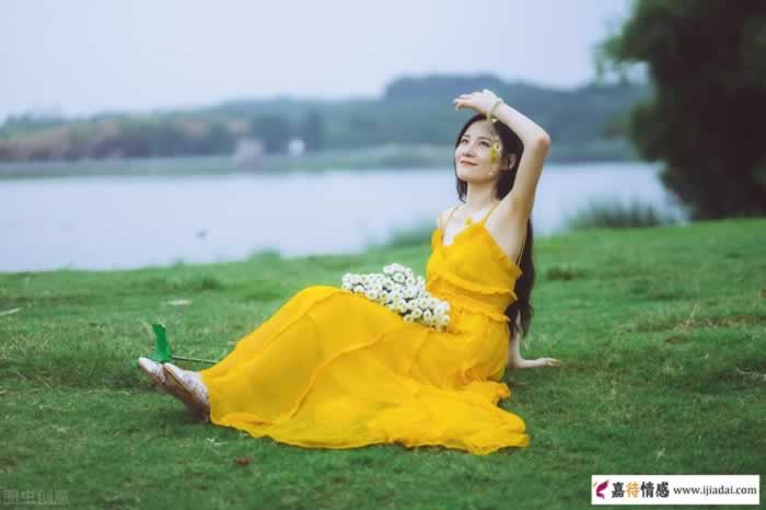 女人的哪些举动，是在暗示要你主动追求她？_情感