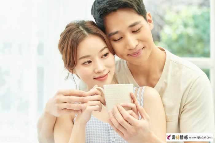 让男人喜欢的3种女人，要做到内外兼修_情感