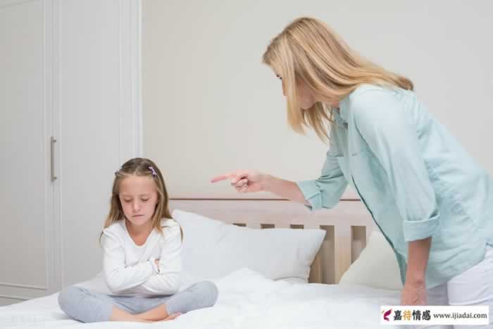 夫妻交往,毁三观的5种做法,影响孩子一生_情感