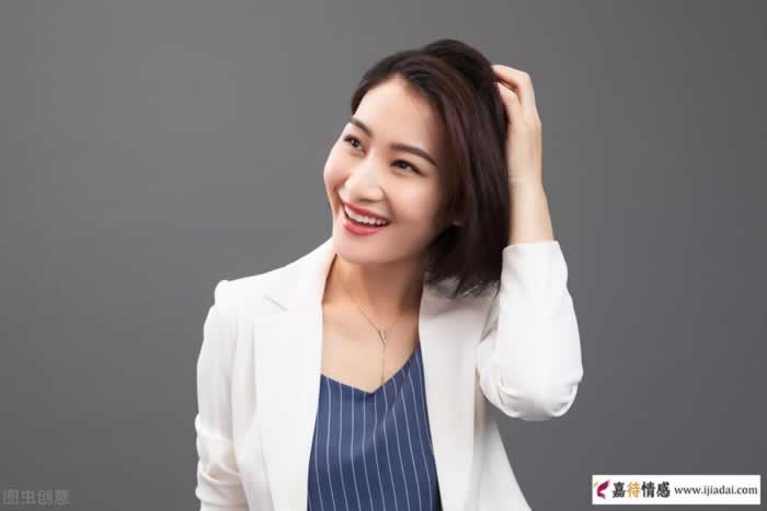 女人动心了才会有的3种“暗示性”行为_情感