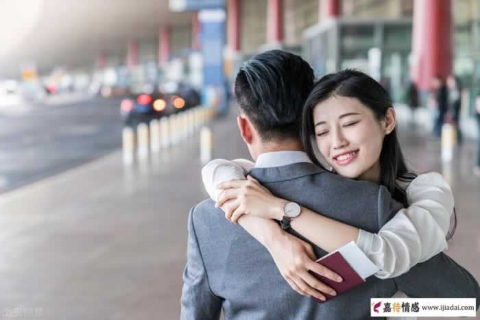 想要女人对你爱不释手,要做到这四点_情感