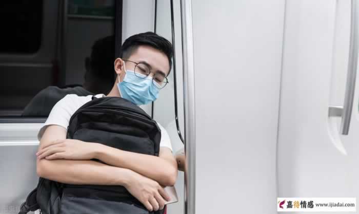 男人回家很晚,女人就要考虑这三个问题了_情感