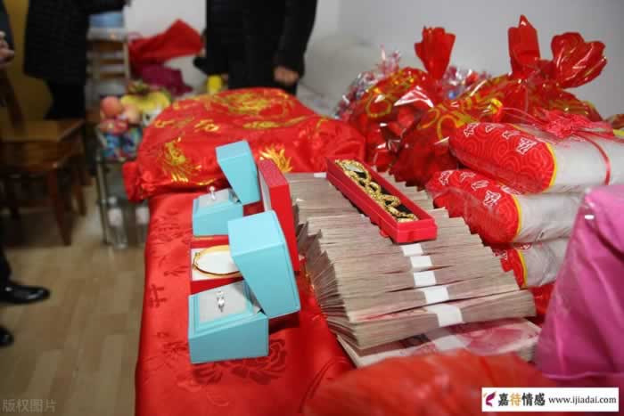 女人在婚前这三方面要求太高,男人会很累_情感
