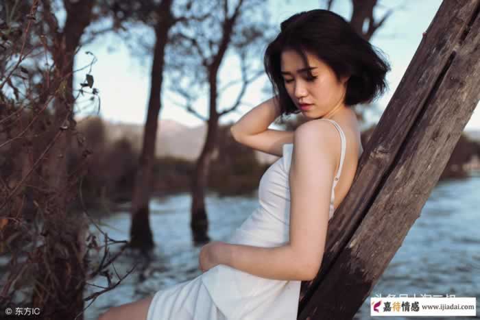 女人的这些动作男人最受不了!_情感