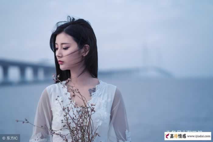 女人的这些动作男人最受不了!_情感