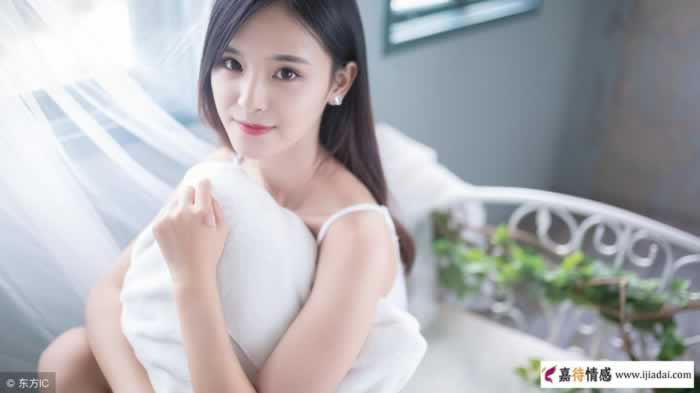 女人对男人的在乎,表现在哪几个方面?_情感