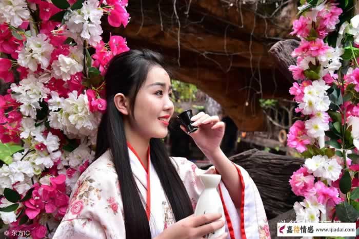 别爱的让人瞧不起!_情感