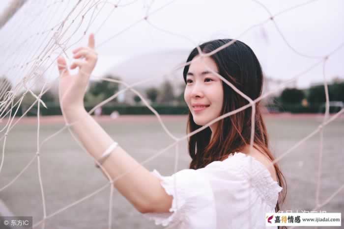 男人该如对待家中的糟糠之妻,这回答你满意吗?_情感