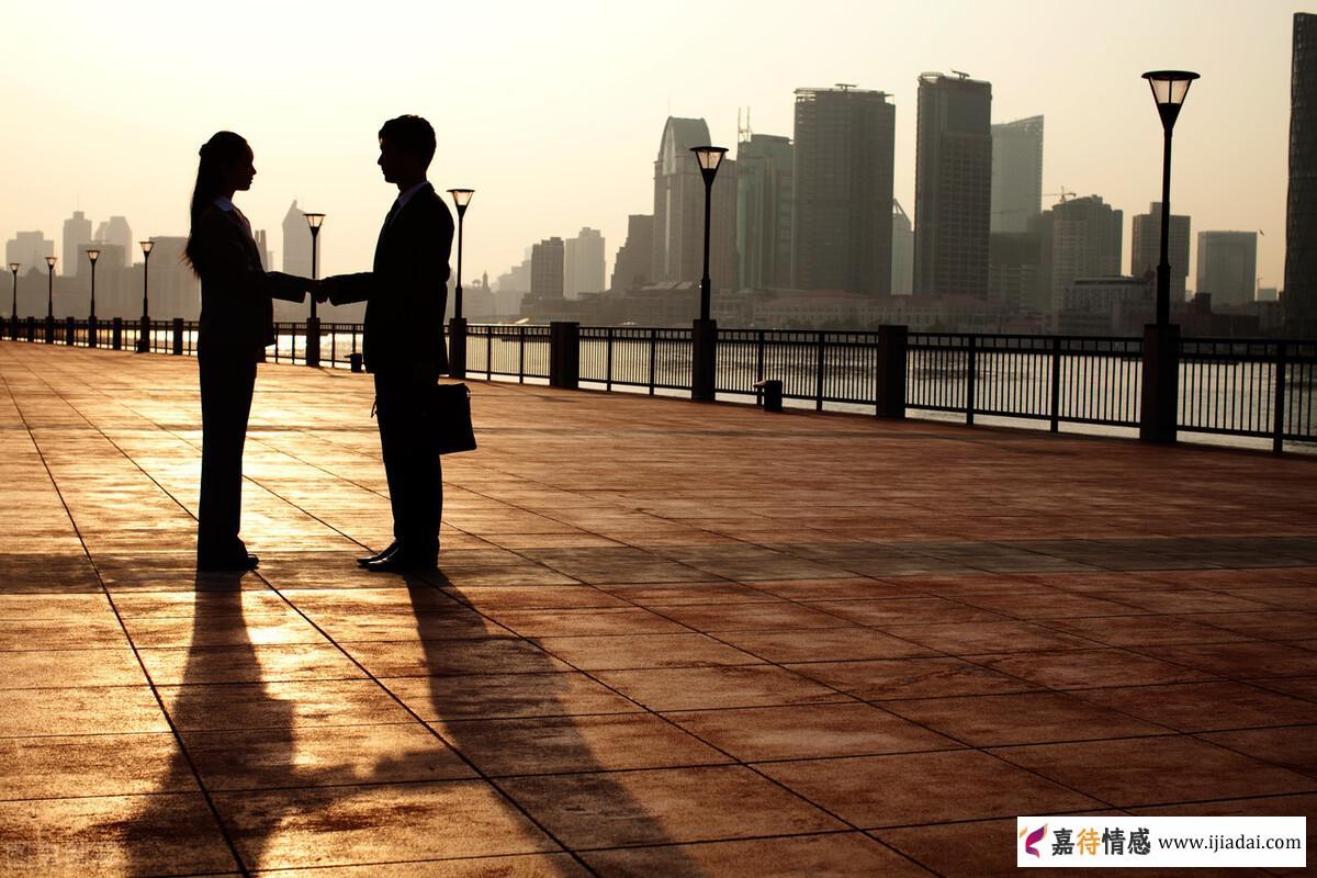 爱上一个已婚男人怎么放下？_情感