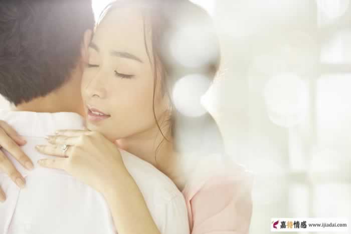 中年男女异性之间,聊天聊什么内容是暧昧?_情感
