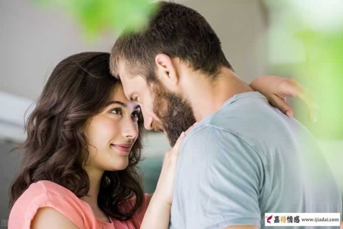 中年男女异性之间,聊天聊什么内容是暧昧?_情感