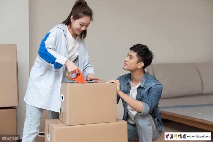 在中年异性交往中,为什么那么多人只敢暧昧不敢放手去爱?_情感