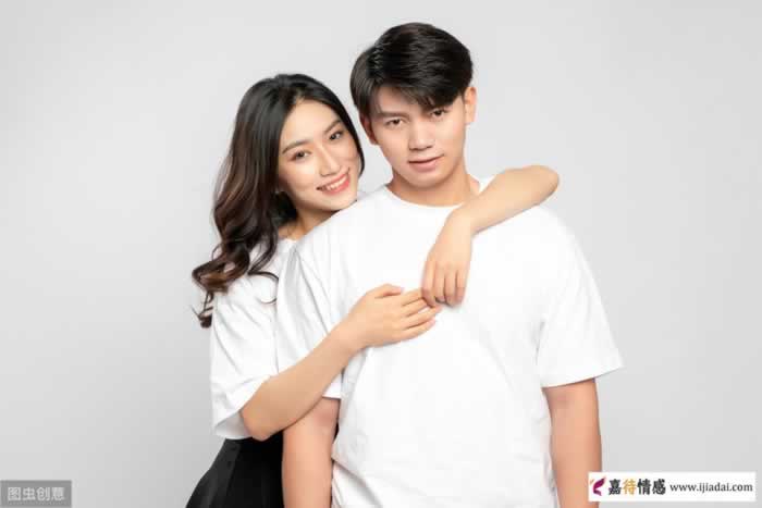 中年男女相处中年，女人想和你有关系这几个行为是她有意的_情感