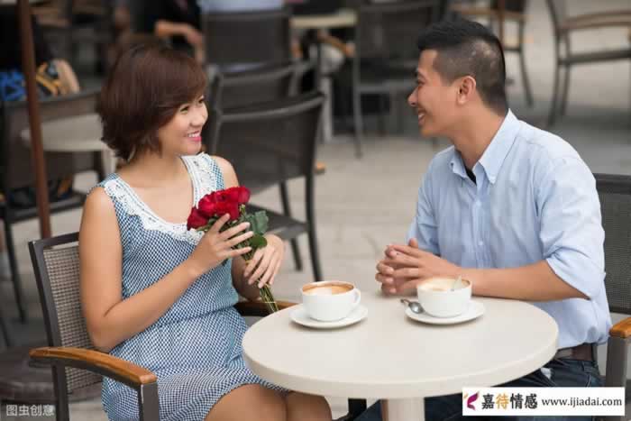 缺爱和不缺爱的中年女人和男人聊天时反应不一样,男人可以了解下_情感