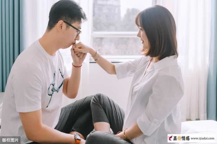 中年女人是否是真心喜欢你，男人可以试着断联两天看看_情感