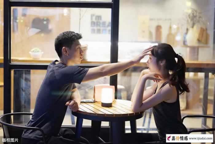 中年女人是否是真心喜欢你，男人可以试着断联两天看看_情感