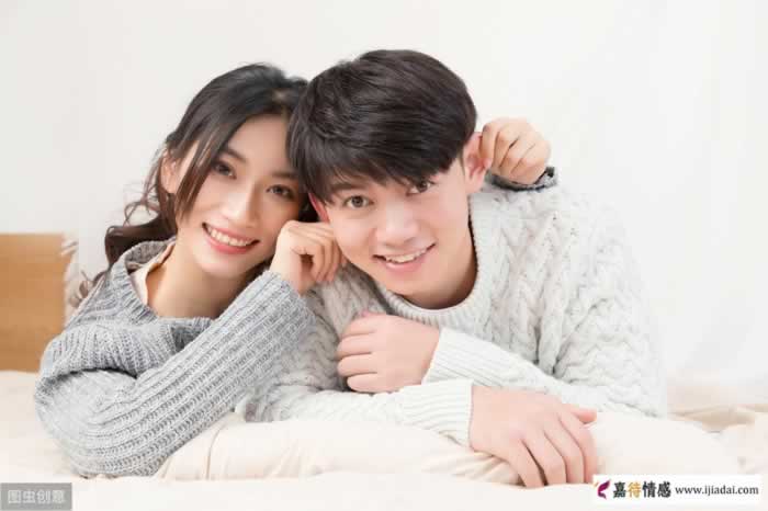 中年异性独处时，男女之间的暧昧信号你们知道几个？_情感