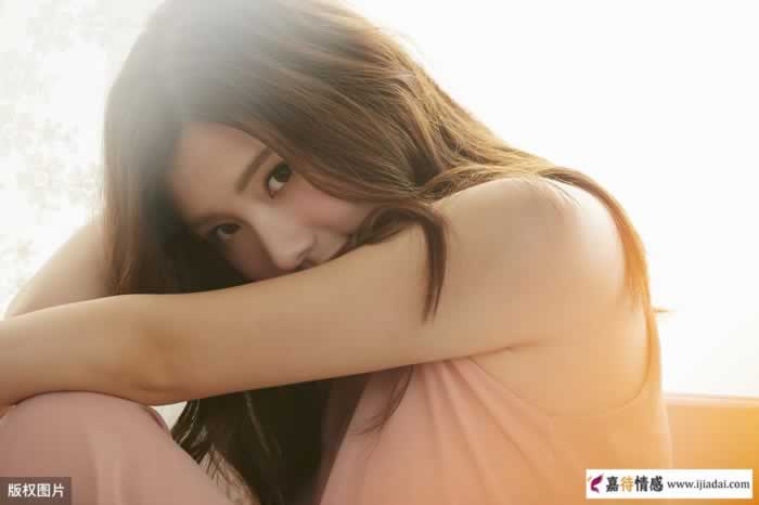女人是怎样发现男人变心的？3个女人说了大实话_情感