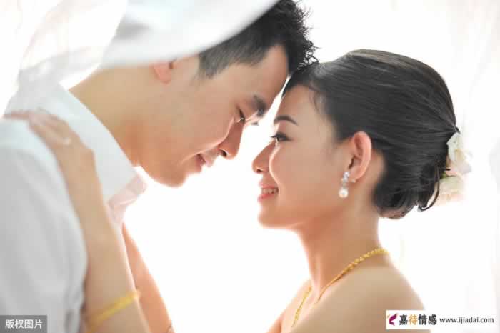 中年女人一般在什么情况下，不会拒绝你的暧昧_情感