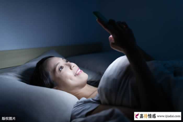 男人婚外有情后,回家后一般会在这几个方面拒绝妻子_情感