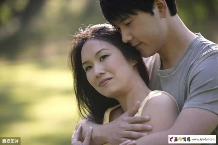 老婆和情人同时生病了男人比较关心谁?答案令婚外情女人心碎_情感