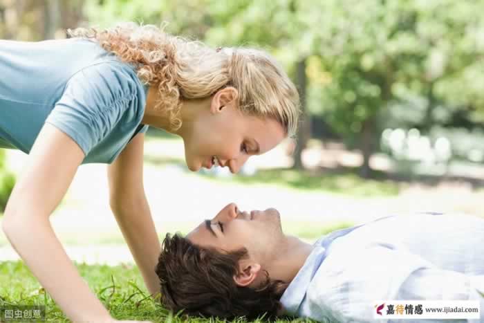 男人的这些不规矩行为很多女人喜欢,特别是中年女人_情感
