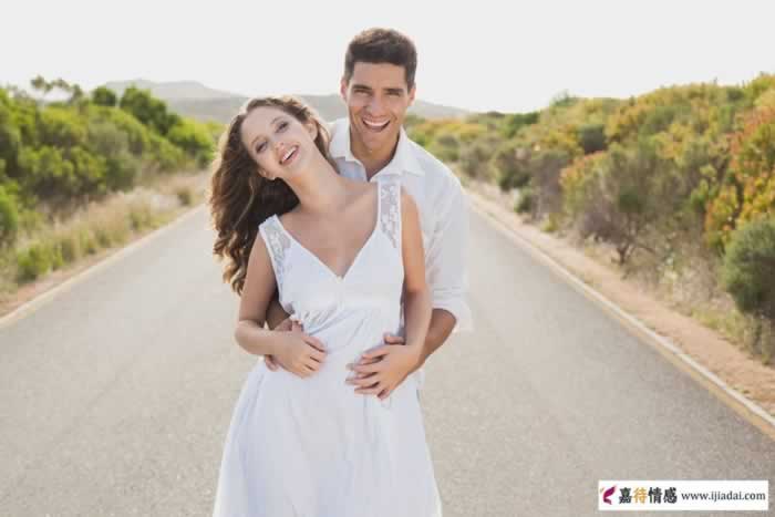 女人想和你婚外恋多数会给你这些暗示，尤其是人到中年_情感