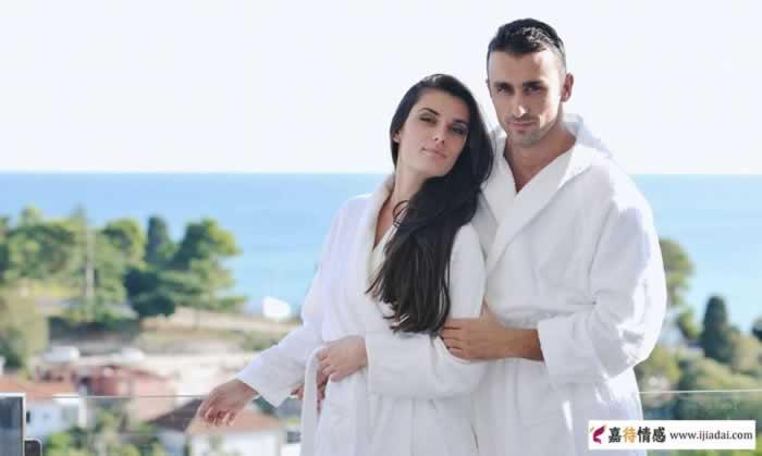 中年男人的哭诉：娶一个漂亮老婆不要彩礼不要房婚后苦不堪言_情感