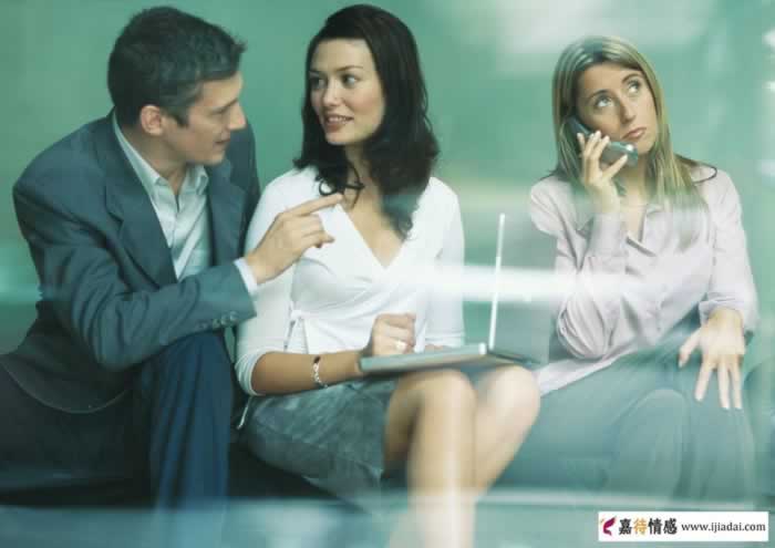 如果女人有这三个细微变化，多半对婚外的人动了情_情感