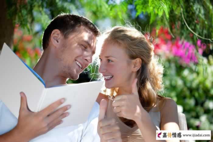 人到中年这几种异性相处很容易日久生情，已婚男女要多注意_情感