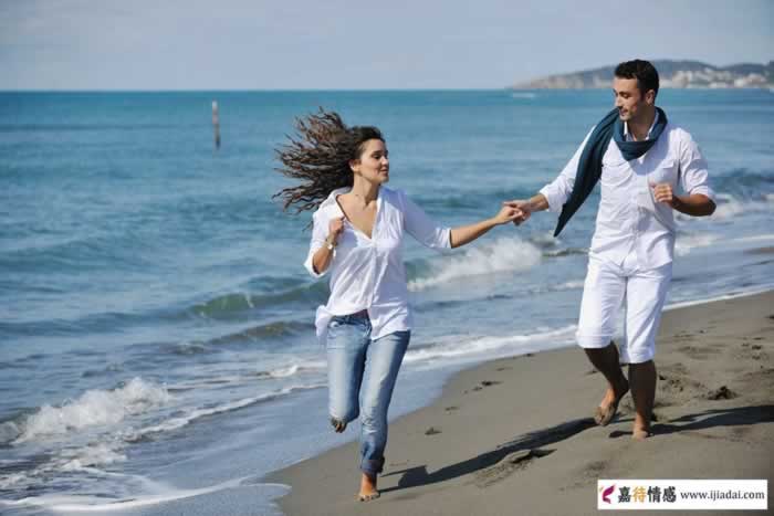 男女在相处时这些小技巧，往往能够帮助你套牢对方的心_情感