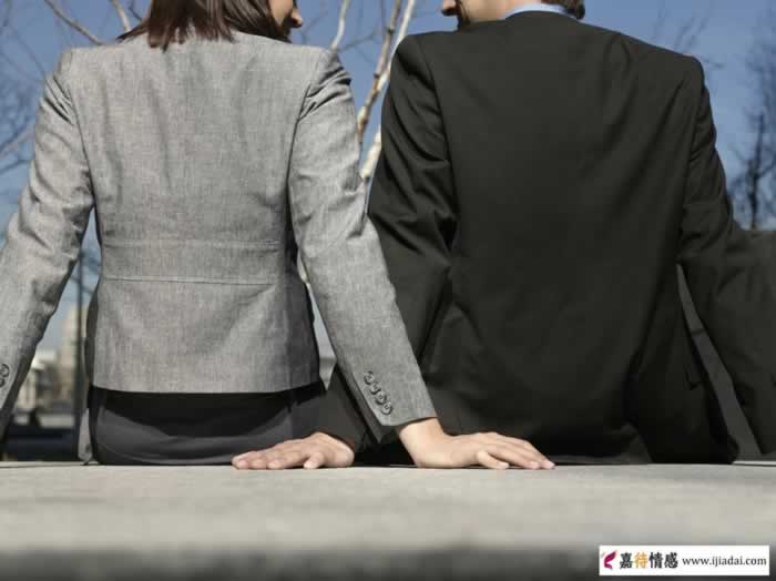 女人和婚外的恋人有了联系后丈夫会不会嫌弃她?看看过来人的说法_情感