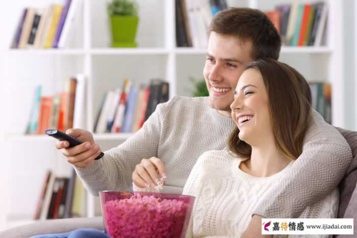 陷入婚外情里的女人，到底图男人什么？36岁女人说了大实话_情感