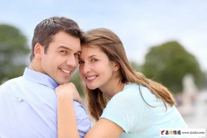一个离婚不离家的女人图什么？这个40岁中年女人的答案很现实_情感